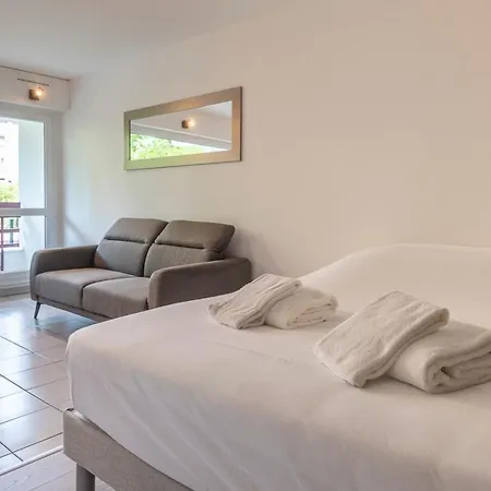 Armand Furnished Flat *